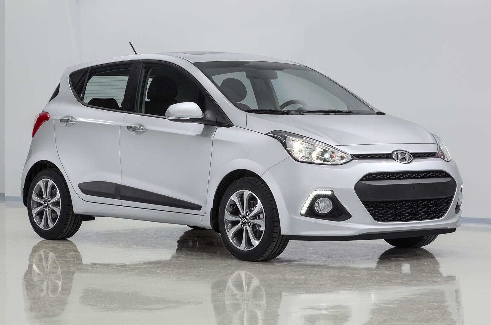 Top 5 ô tô cũ siêu đẹp 'giá rẻ như bèo' của Hyundai