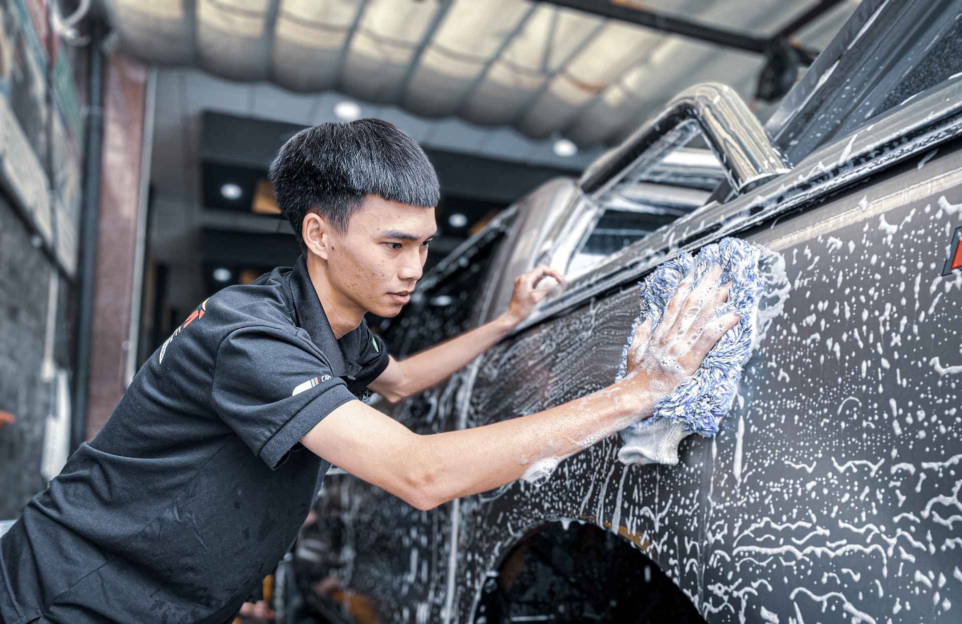 Rửa xe ô tô chuyên nghiệp chuẩn detailing | Vietnam Car Care