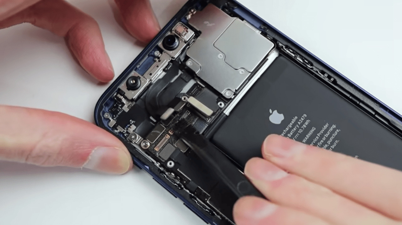 Tiệm Sửa Điện Thoại iPhone Được Nhiều Khách Hàng TPHCM Chọn Lựa