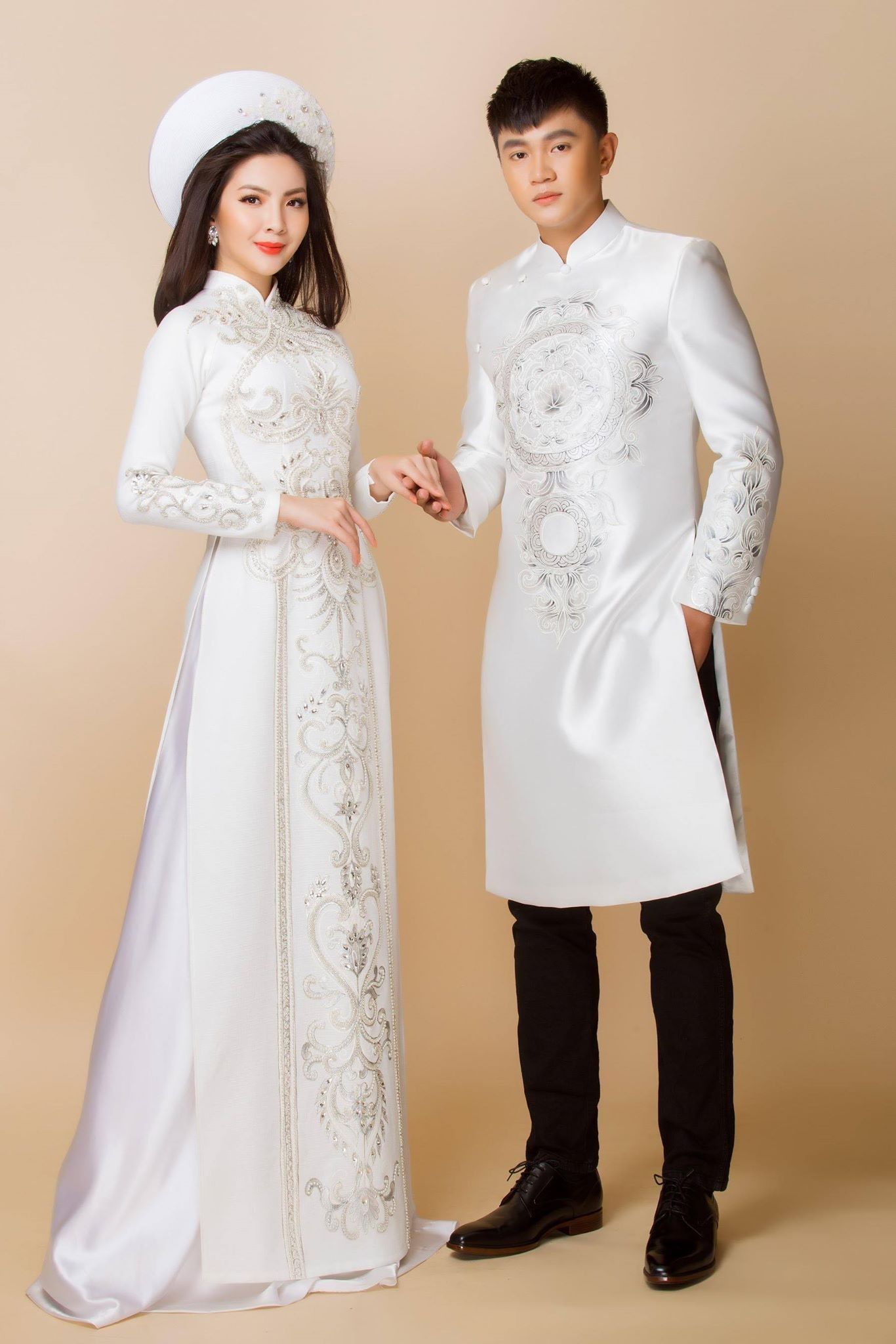 Áo dài cưới Uyên ương | Wedding dresses simple, Vietnamese wedding dress, Japanese wedding dress