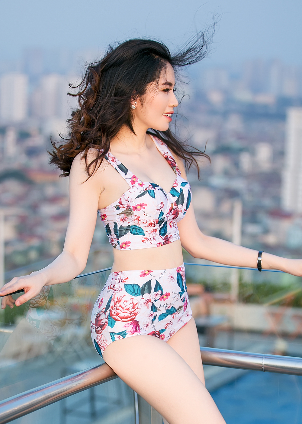 Lịch sử giá Bộ đồ bơi đi tắm biển nữ 2 mảnh áo crop top quần bơi hoa sang  chảnh cập nhật 7/2023 - BeeCost