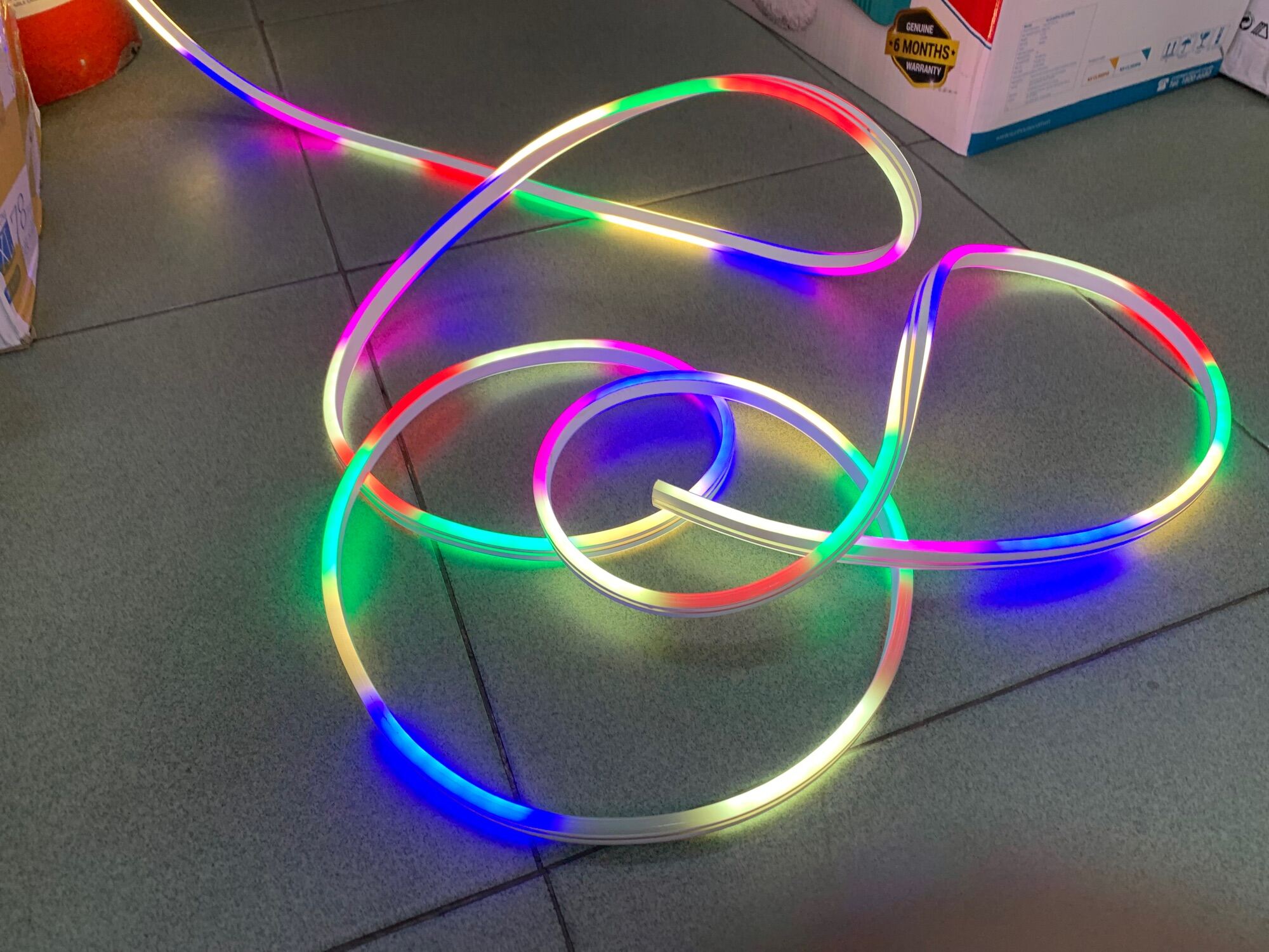 khách nhớ đặt thêm cục nguồn) Dây Đèn Led Neon chạy đuổi 7 màu siêu đẹp. - MixASale