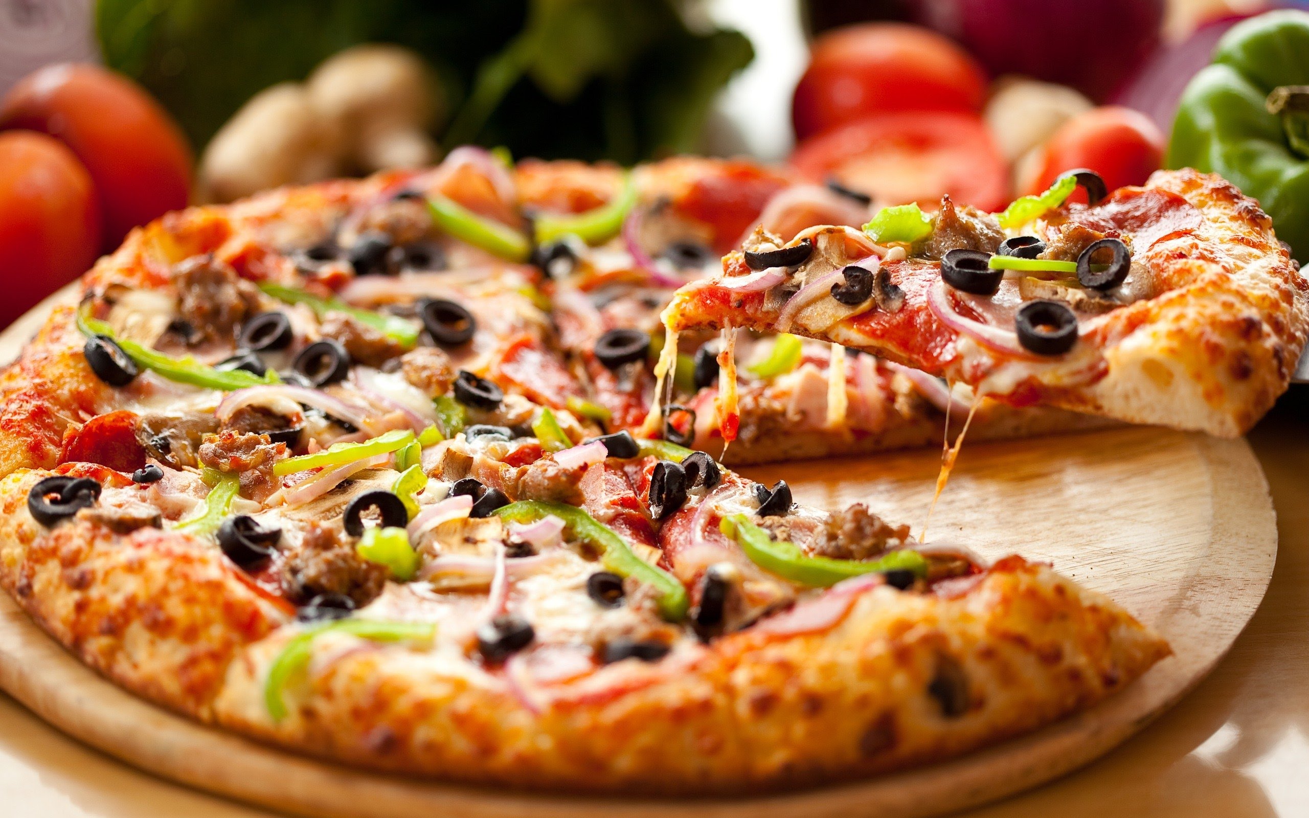 Cách làm bánh pizza tại nhà bằng lò nướng bánh